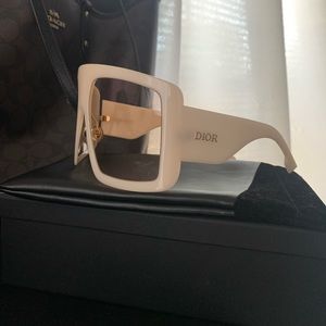 Christian Dior DiorSoLight1 in Ivory White